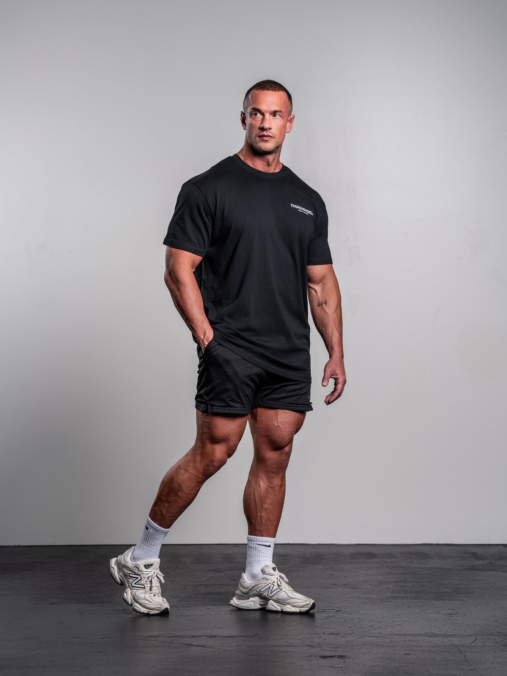 NOBLE & UNTAMED T-SHIRT BLACK