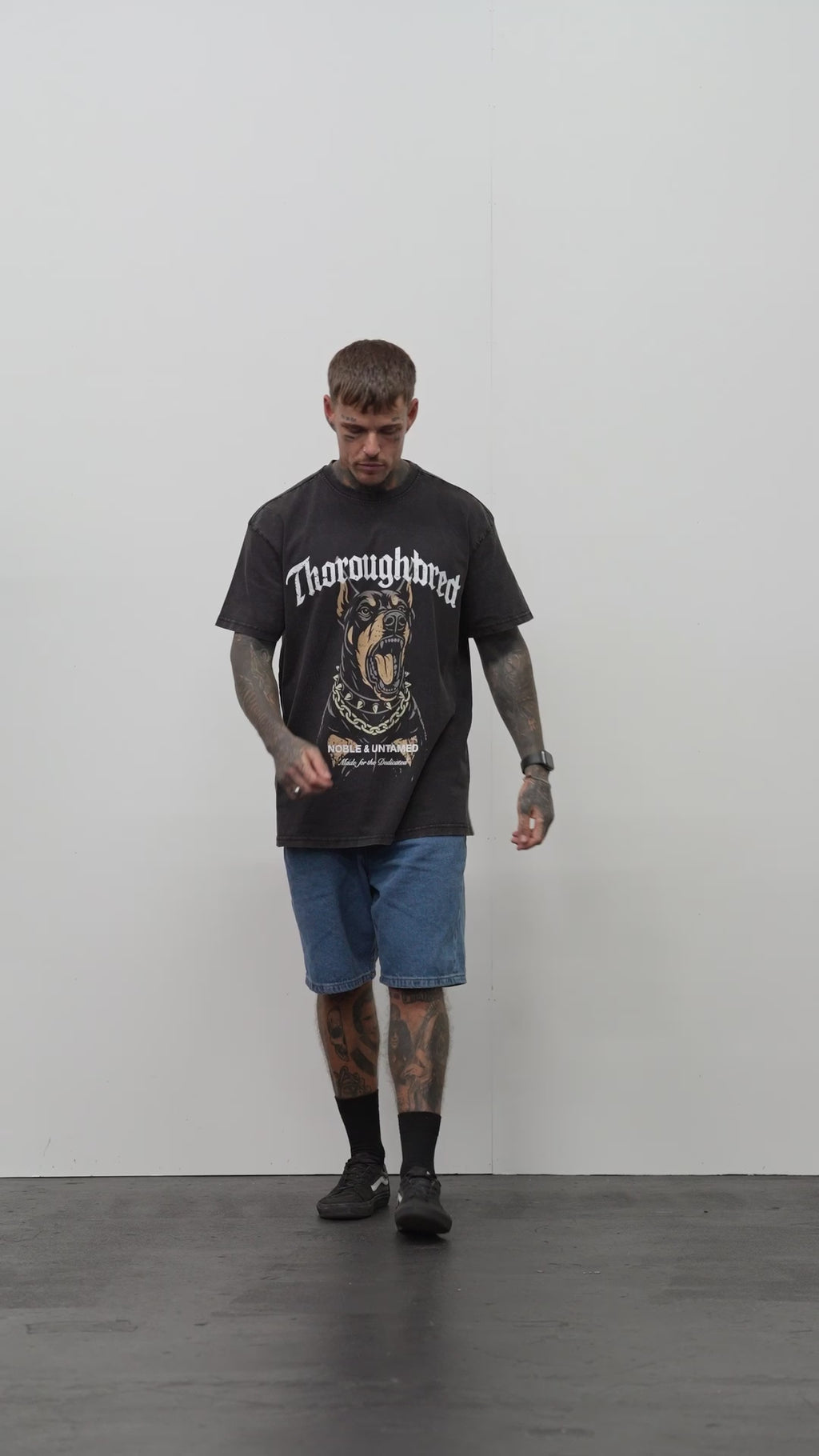 DOBERMAN GRAPHIC T-SHIRT